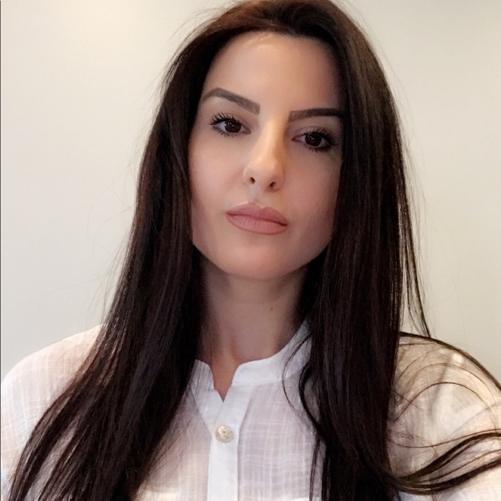 Meet your Posher, Jonida